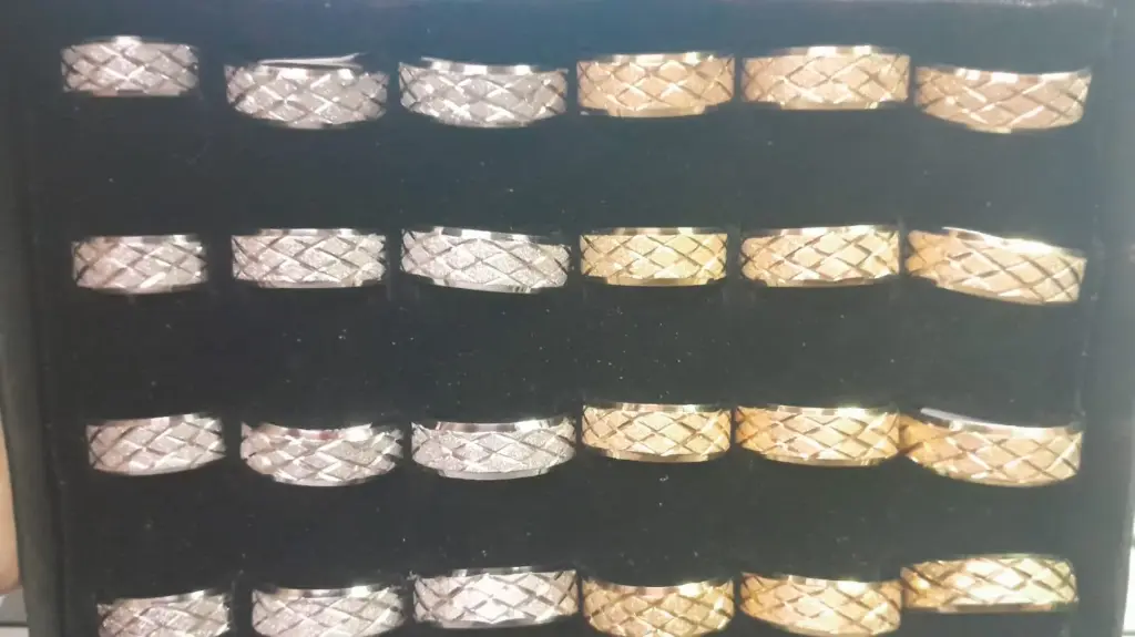 Anillo Dorado/Plateado Rombo