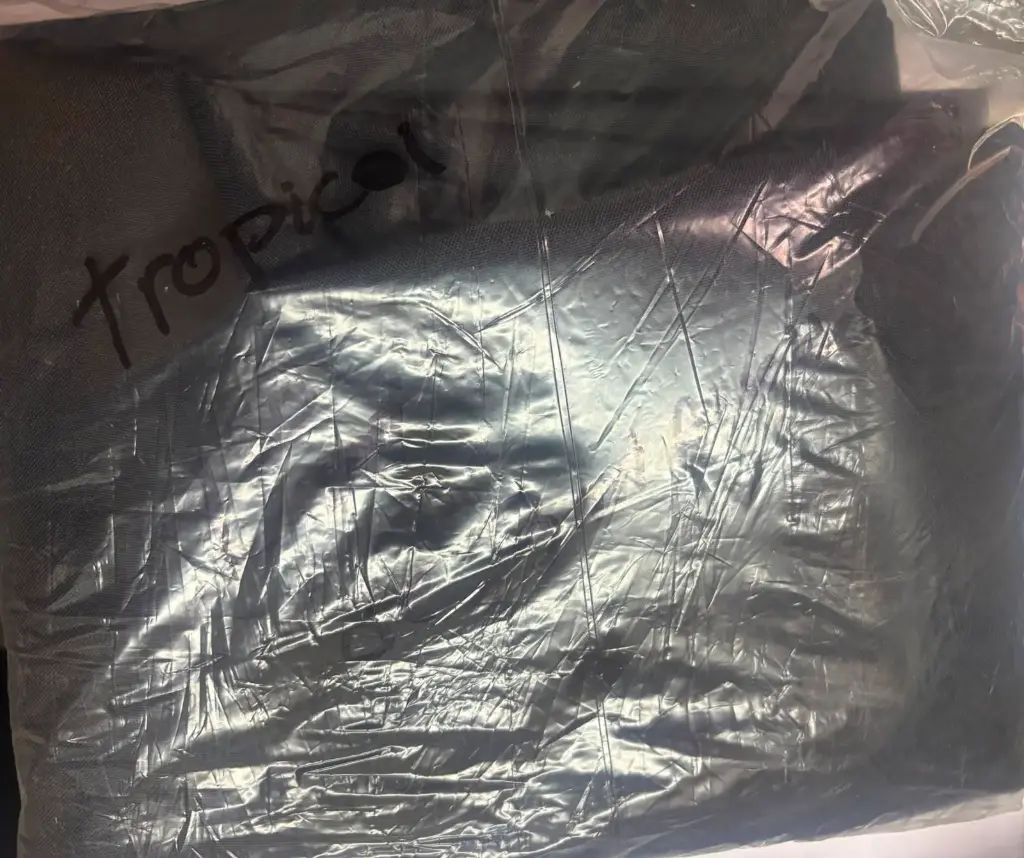 Retazo tropical de 1.50 x 3.00 ( Aprox)