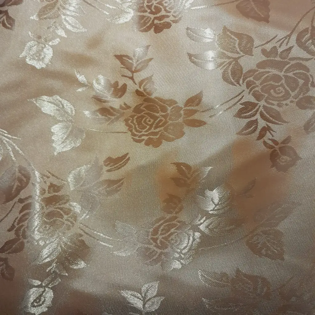 Brocato De 1.50 Mts Ancho Dorado Rosas 