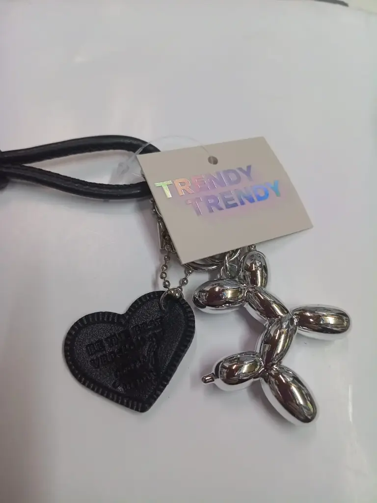 Llavero Trendy Globo Negro